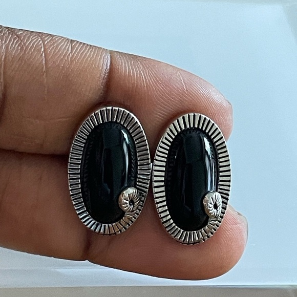 Vintage Oval Black Cuff links For Men - Picture 7 of 7